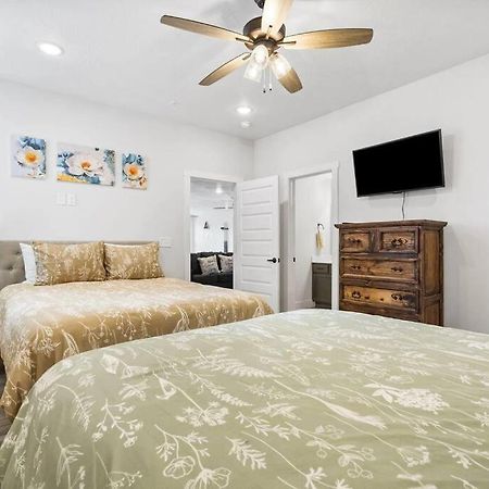 The Lake Fish-Amazing Views-Sleeps 24-Indoor-Outdoor Pools Branson Extérieur photo