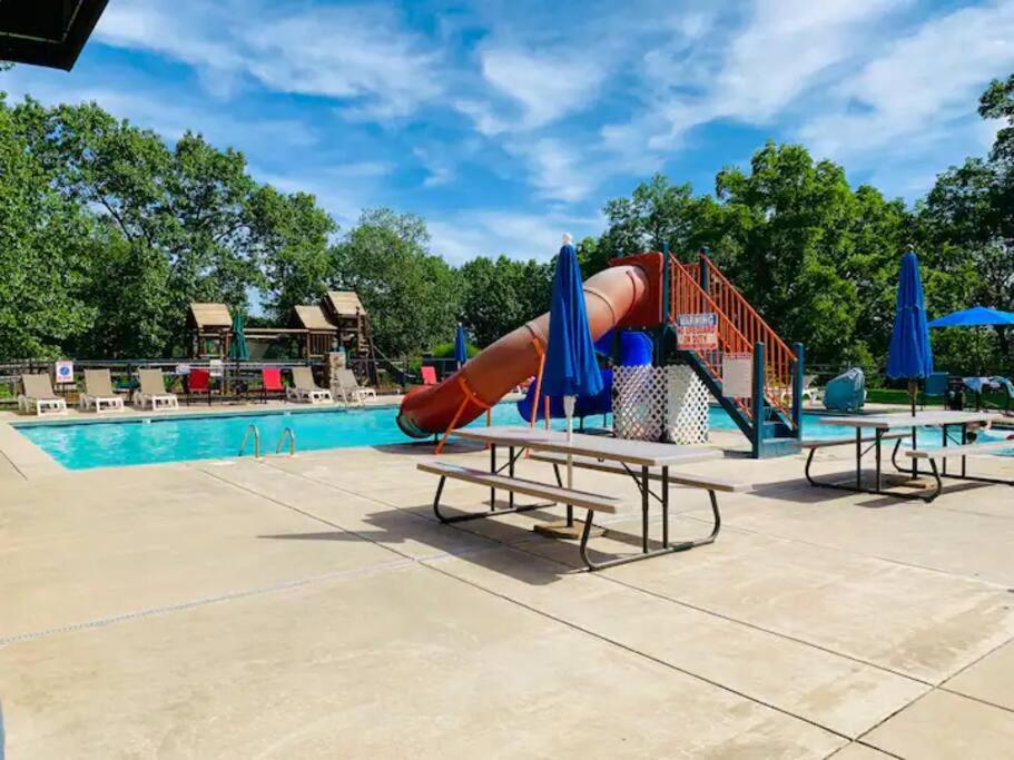 The Lake Fish-Amazing Views-Sleeps 24-Indoor-Outdoor Pools Branson Extérieur photo