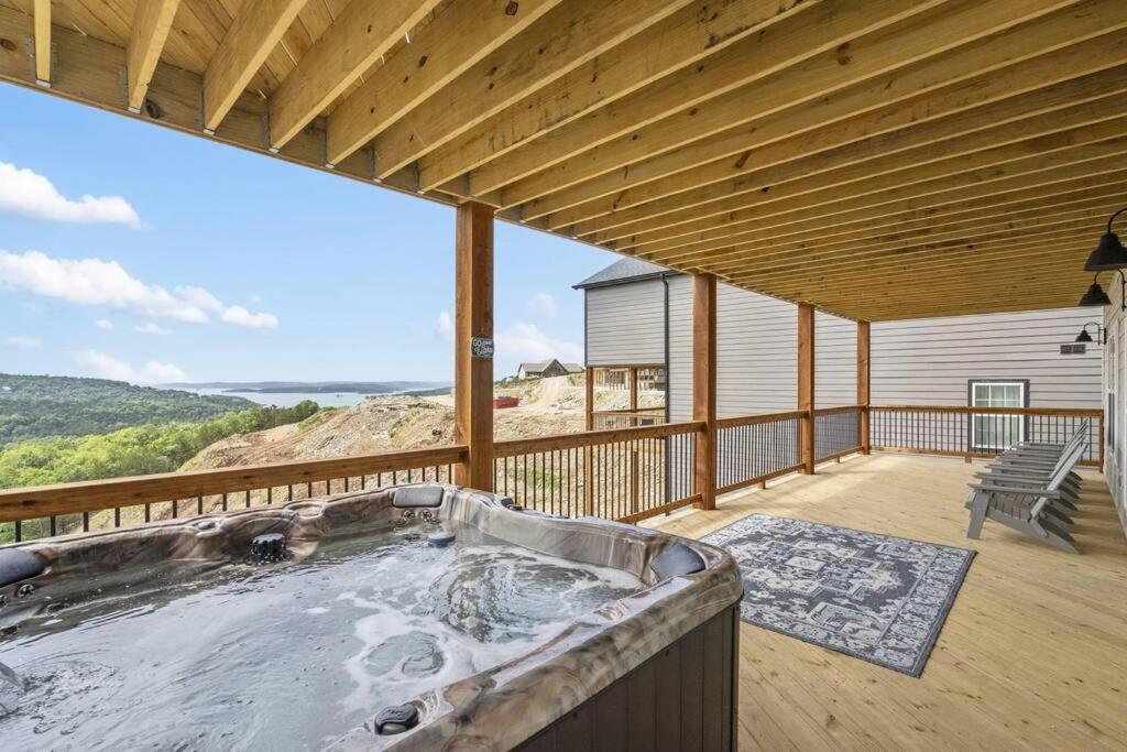 The Lake Fish-Amazing Views-Sleeps 24-Indoor-Outdoor Pools Branson Extérieur photo