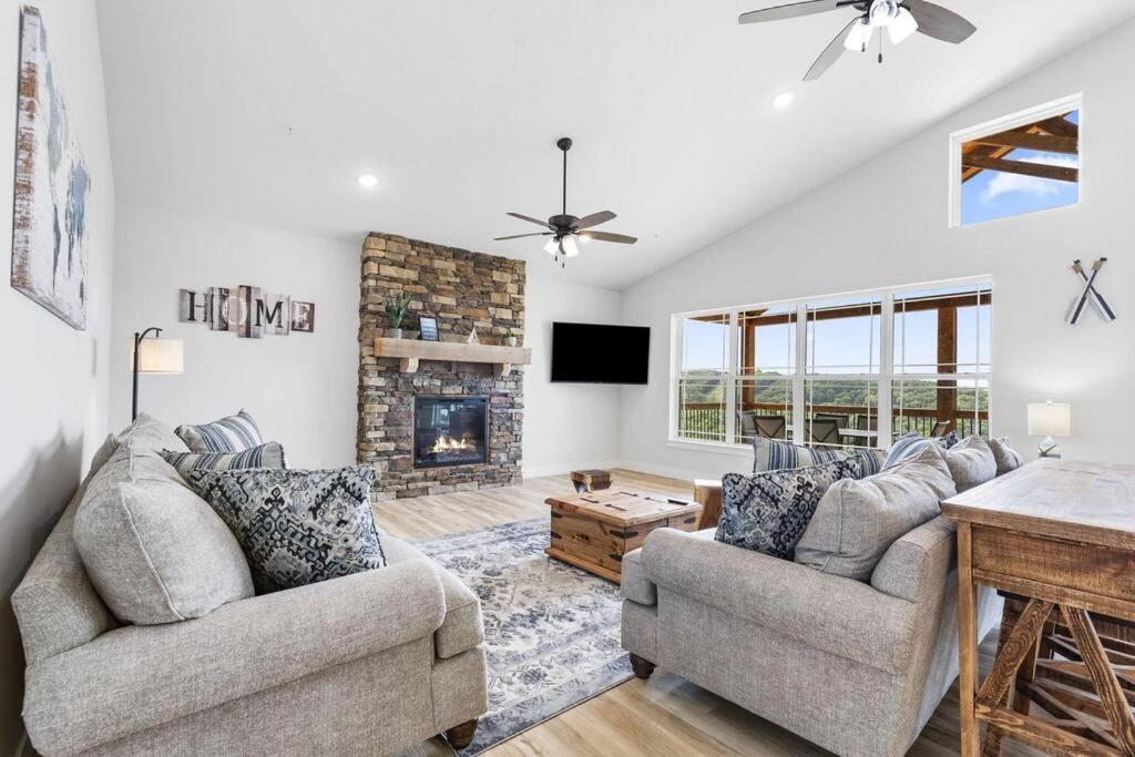The Lake Fish-Amazing Views-Sleeps 24-Indoor-Outdoor Pools Branson Extérieur photo