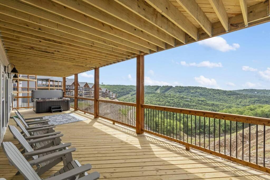 The Lake Fish-Amazing Views-Sleeps 24-Indoor-Outdoor Pools Branson Extérieur photo