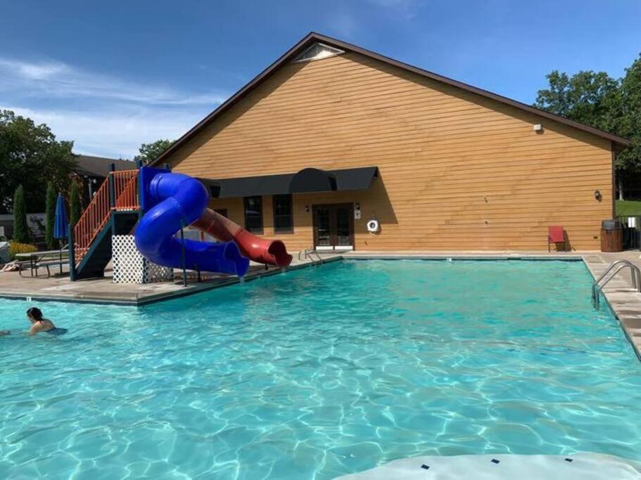The Lake Fish-Amazing Views-Sleeps 24-Indoor-Outdoor Pools Branson Extérieur photo